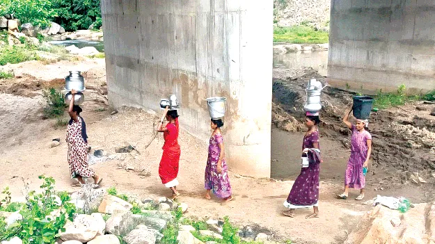 గిరిజనుల తాగునీటి కష్టాలు