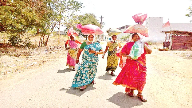 రేషన్‌, ‘ఉపాధి’కి దూరంగా..
