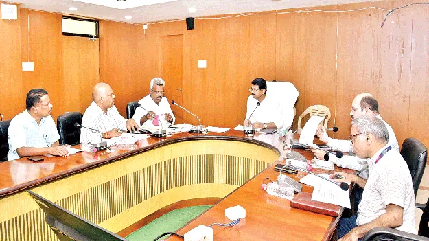 Permissions should be granted quickly. త్వరత్వరగా అనుమతులివ్వాలి