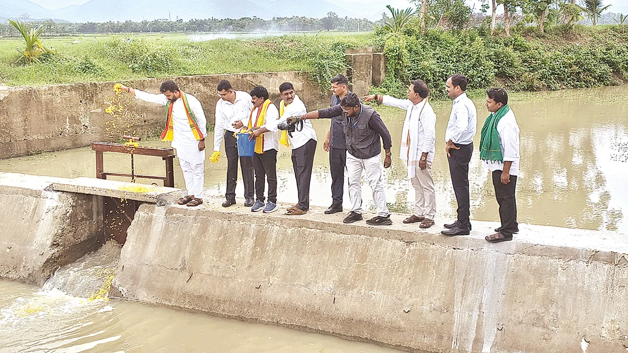 కూటమి ప్రభుత్వంతోనే అభివృద్ధి సాధ్యం