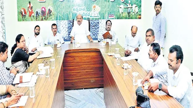 ప్రతిపాదనలను తేల్చకపోతే ఏఎంసీ పాలకవర్గం రాజీనామా
