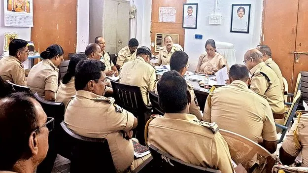 లైసెన్స్‌లను రెన్యువల్‌ చేయించాలి