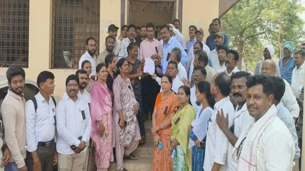 kumaram bheem asifabad- పీఆర్సీ వెంటనే అమలు చేయాలి