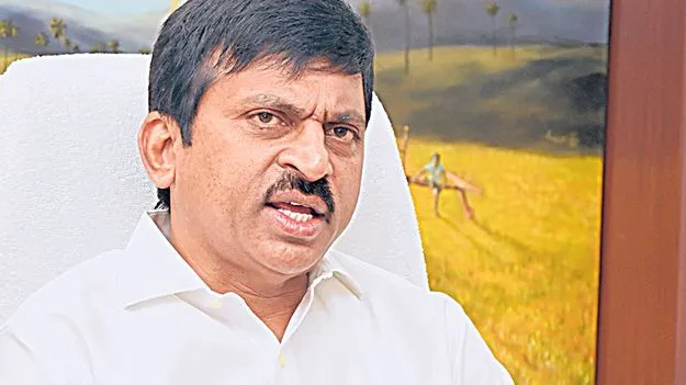 సాదాబైనామా దరఖాస్తుల్లో వేగం పెంచాలి