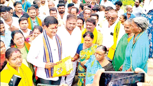 పల్లెల అభివృద్ధికి కృషి