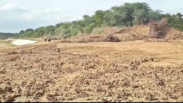  తవ్వేయ్‌..తరలించేయ్‌!