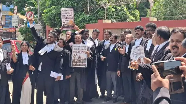 తెలంగాణ న్యాయవాదులకే హైకోర్టు జడ్జి పదవులు ఇవ్వాలి