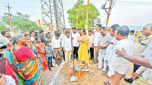 3.12 కోట్లతో రోడ్లకు శ్రీకారం