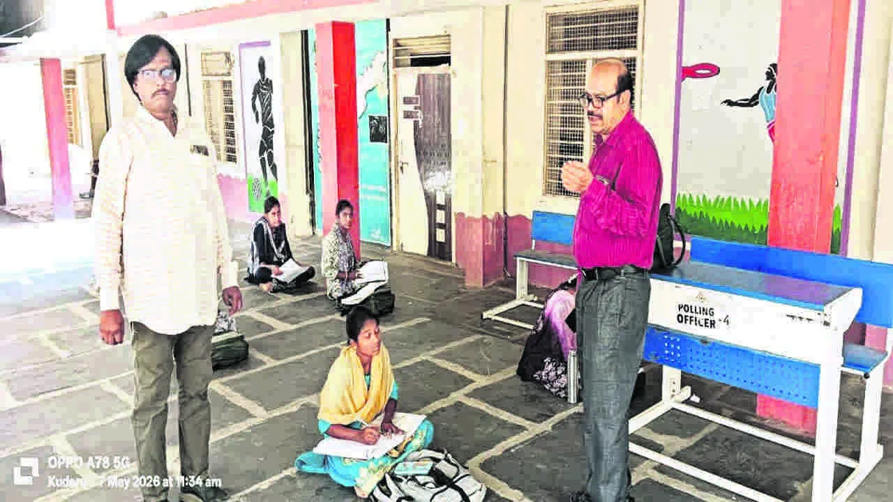 DEO: ప్రత్యేక తరగతులకు విద్యార్థులందరూ రావాలి