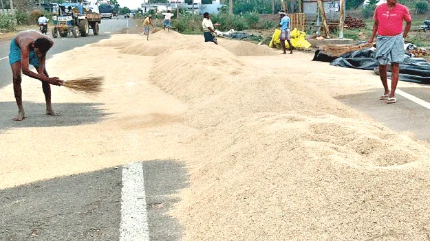 మధ్యాహ్నం ఎండలు.. సాయంత్రం వర్షాలు