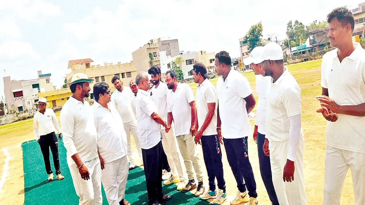 క్రీడల్లో రాణిస్తే ఉజ్వల భవిష్యత్తు: డీసీసీబీ చైర్మన్‌