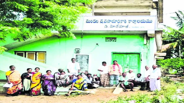FARMERS: విత్తనం వేసేదెలా? 