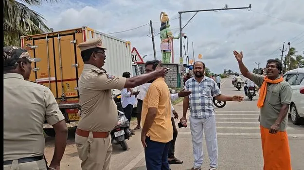 ముత్యాలపల్లిలో ఆక్రమణల తొలగింపు యత్నం 