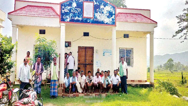 యూరియా కోసం పాట్లు