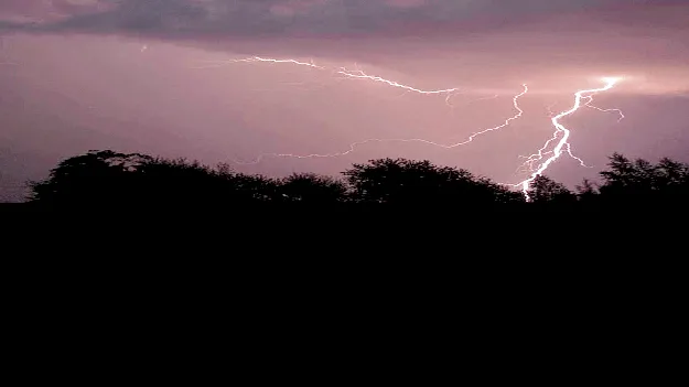 అమ్మో..పిడుగులు