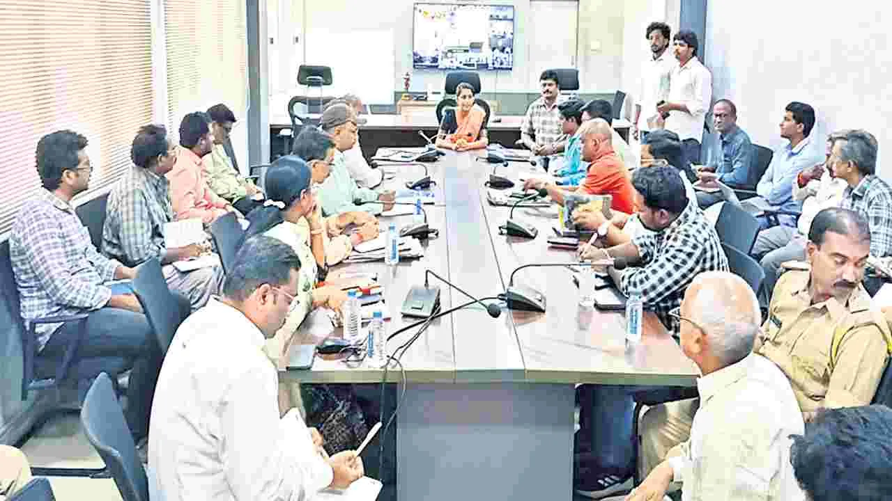 ప్రజల చెంతకు పాలన చేరేలా కృషి