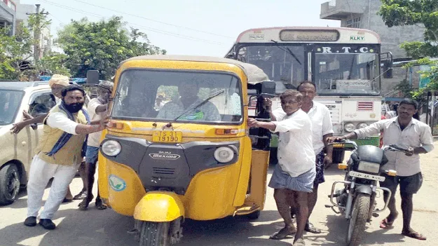 పెట్రోల్‌, డీజిల్‌ ధరలు తగ్గించాలి