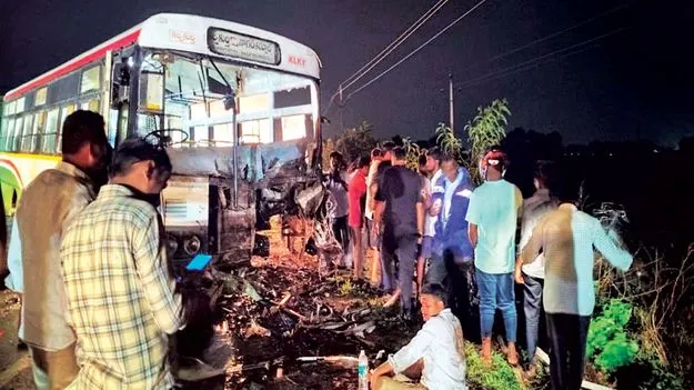 ఆర్టీసీ బస్సు, కారు ఢీ
