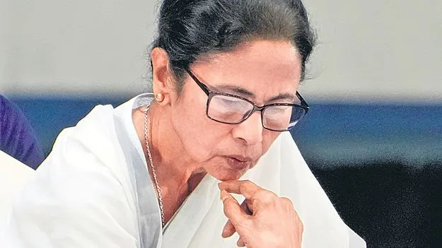 మమత ఓటుబ్యాంకు బద్దలు