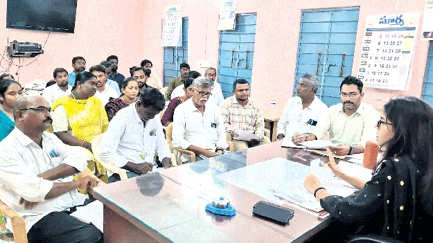 రీసర్వే గ్రామాల్లో జాయింట్‌ ఎల్పీ నెంబర్లు లేకుండా చూడాలి