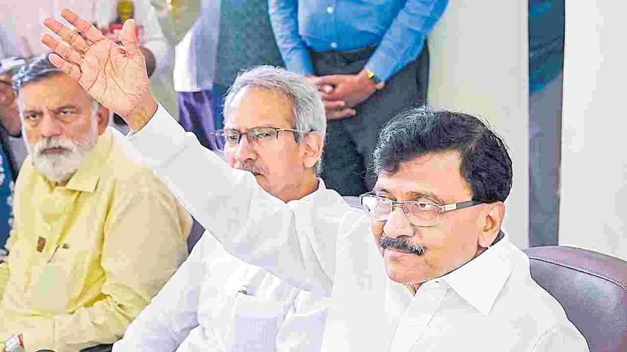 ఉద్ధవ్‌ సేన రెండు ముక్కలు