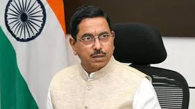 ప్రియాంక క్షమాపణలు చెప్పాలి