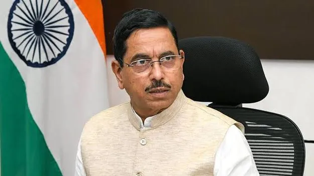 ప్రియాంక క్షమాపణలు చెప్పాలి