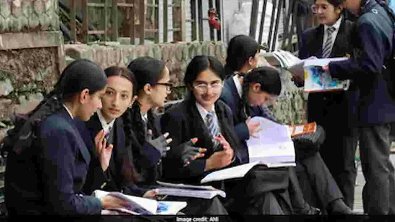 మే 15 నుంచి సీబీఎస్ఈ పదో తరగతి రెండో విడత పరీక్షలు