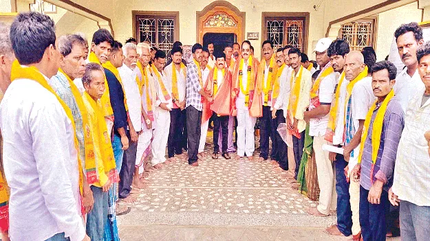 టీడీపీ కార్యకర్తల గౌరవాన్ని పరిరక్షిస్తాం 