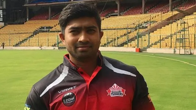 మైదానంలోనే గుండెపోటు