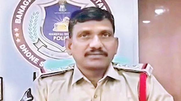 అవినీతి హెడ్‌!
