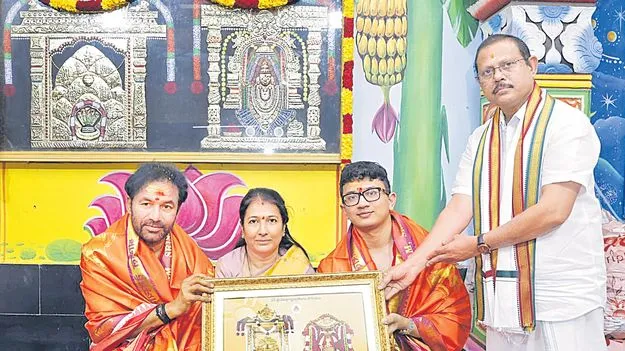 రుణాలను నేనెందుకు అడ్డుకుంటాను?
