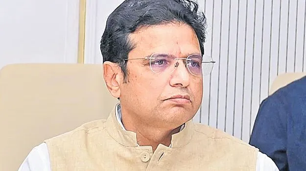 ఉక్కు సంకల్పాన్ని తెలిపేందుకే హిట్లర్‌ పదాన్ని రేవంత్‌ వాడారు 