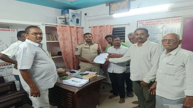 చిట్టీల వ్యాపారి పరార్‌..