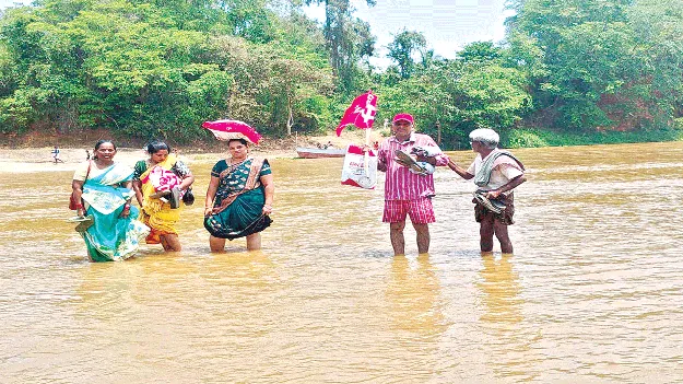 ‘ఇంకెన్నాళ్లకు వంతెన పూర్తిచేస్తారు?’