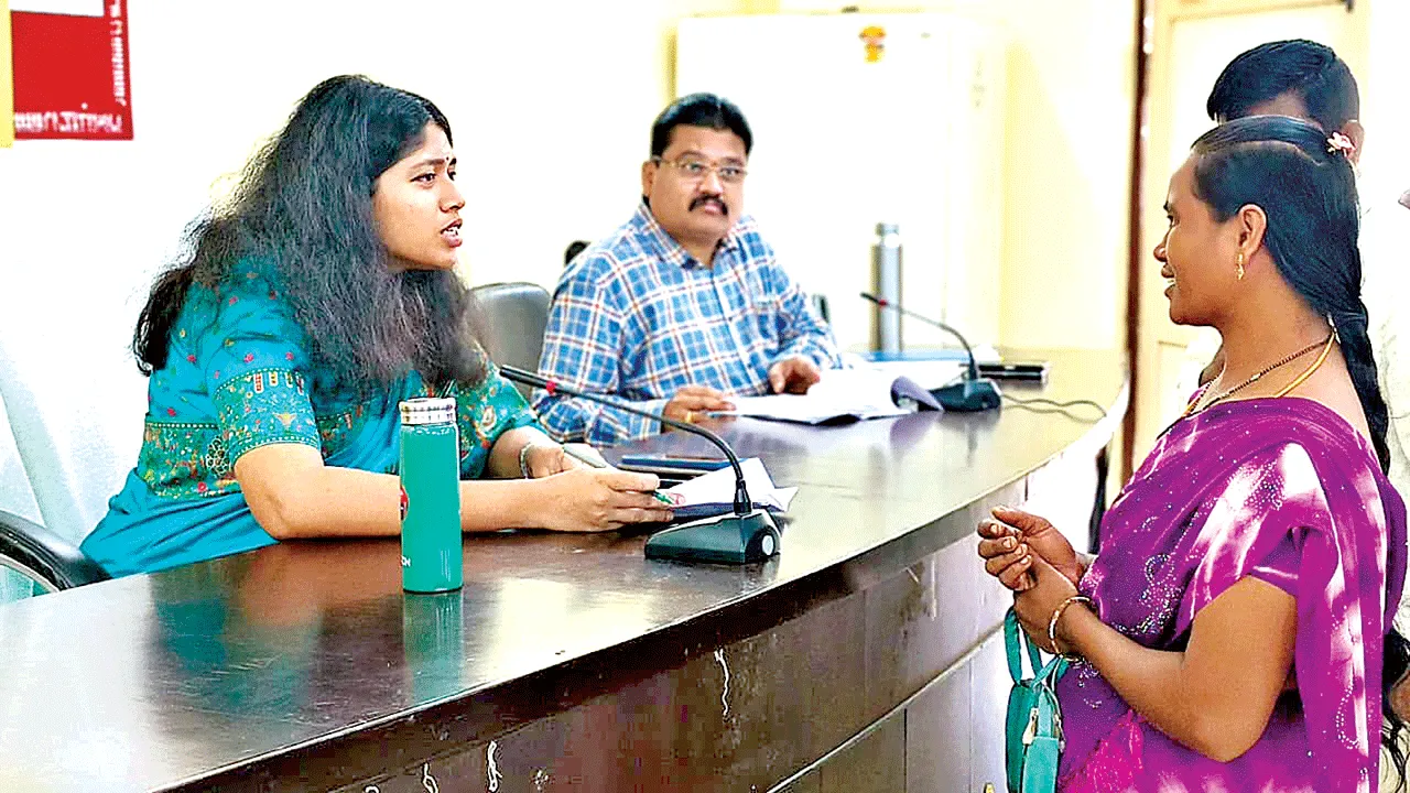 గిరిజన పీజీఆర్‌ఎస్‌కు 19 వినతులు