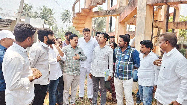 కొలిక్కివచ్చిన మరుగుదొడ్ల వివాదం