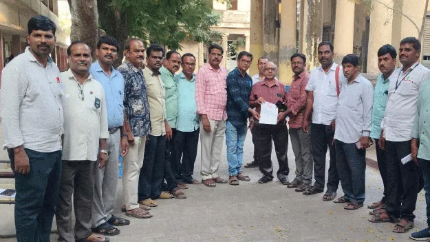 టెన్త్‌  స్పాట్‌ సెట్‌ చేశారు..! 