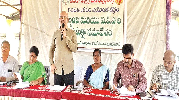 రుణాల రికవరీలపై దృష్టి సారించాలి  