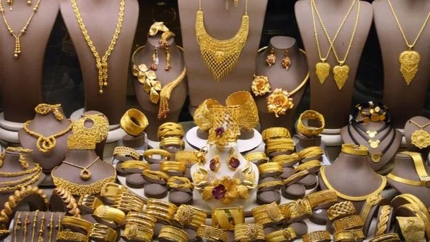 పసిడీలా..