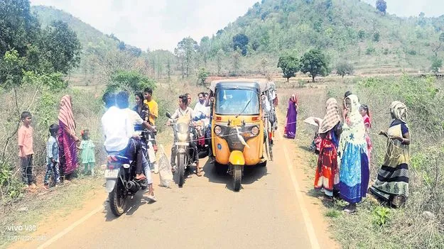 ఇటుకల పండుగ సందడి