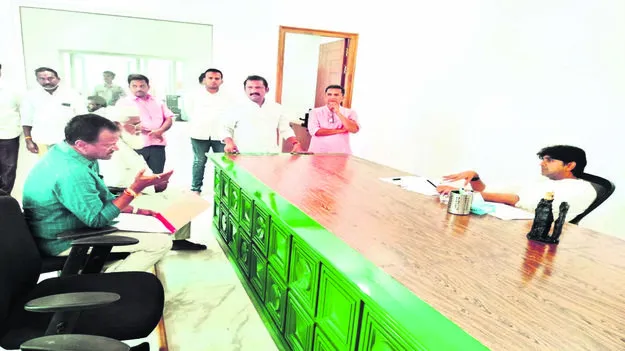 MLA: రూప్‌టాప్‌ సోలార్‌పై అవగాహన పెంచండి