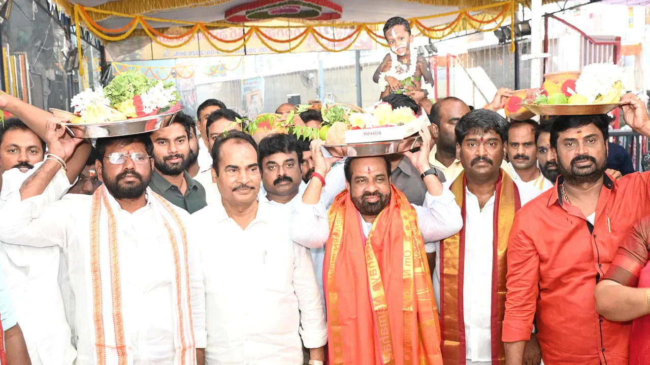 తిరుపతి గంగమ్మకు మంత్రి సారె