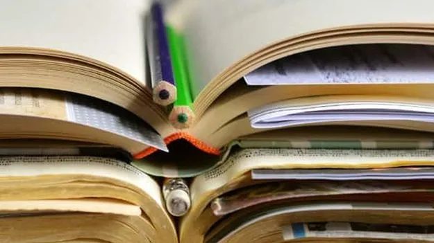 ప్రైవేట్‌ స్కూళ్ల పుస్తకాల ధరలను ఇష్టారాజ్యంగా పెంచొద్దు ఎన్‌హెచ్‌ఆర్‌సీ 