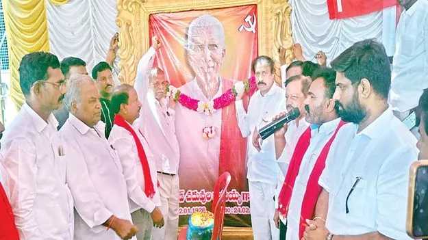 రాజకీయాల్లో మార్పు రావాలి