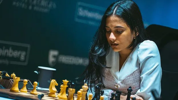 దివ్యకు గెలుపు