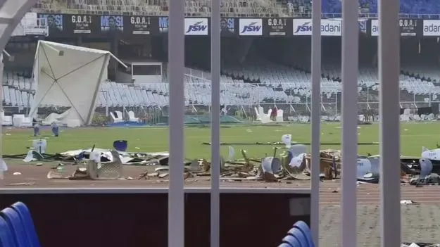 శిథిలమైన వాటిని కూల్చేయండి