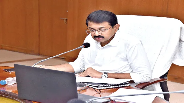  మ్యుటేషన్లు పెండింగ్‌  ఉండకూడదు 