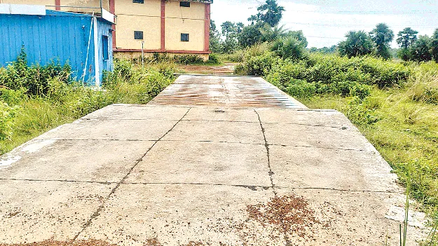  లక్షలతో నిర్మించారు.. వృథాగా వదిలేశారు