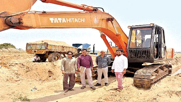 కలెక్టరేట్‌కు కూతవేటు దూరంలో..